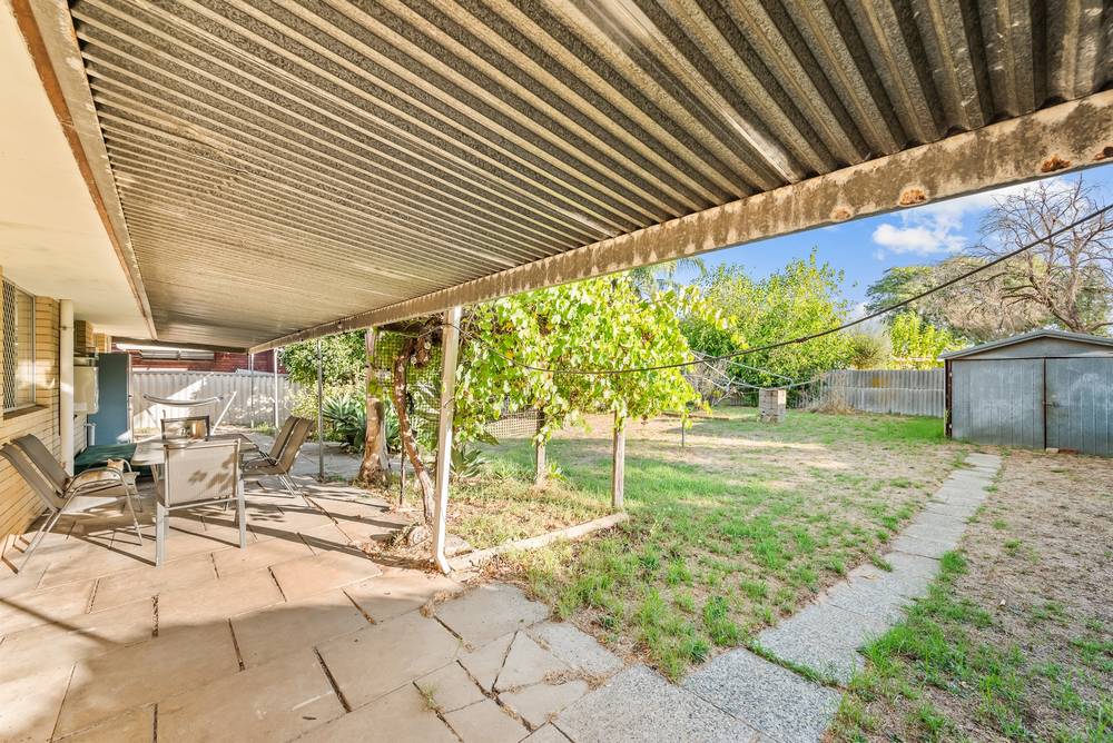 53 Parkside Drive, Thornlie, WA 6108