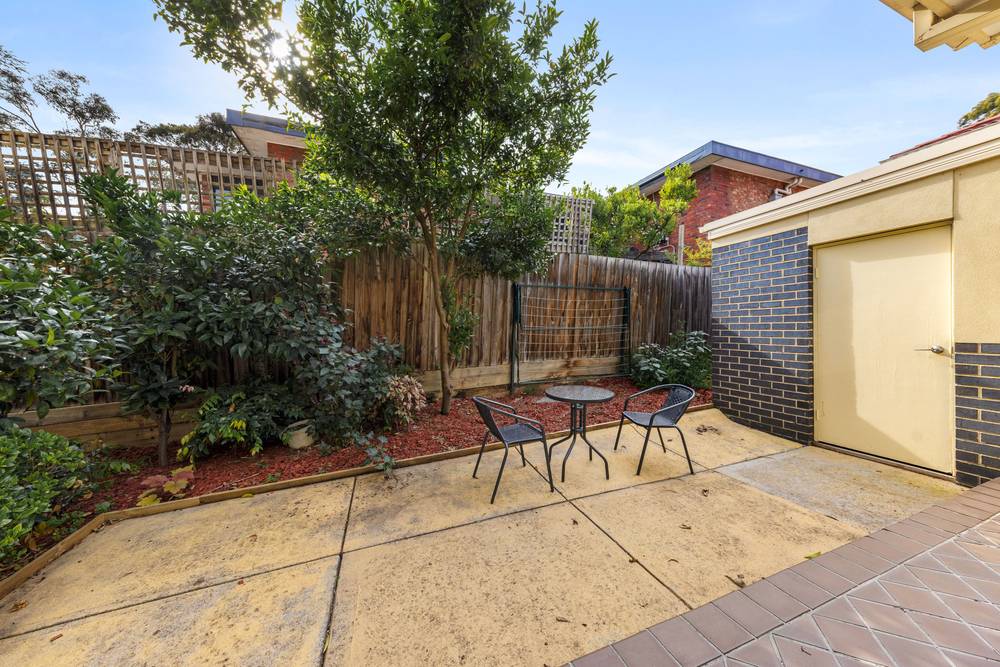1/17 THE BOULEVARD, GLEN WAVERLEY, VIC 3150
