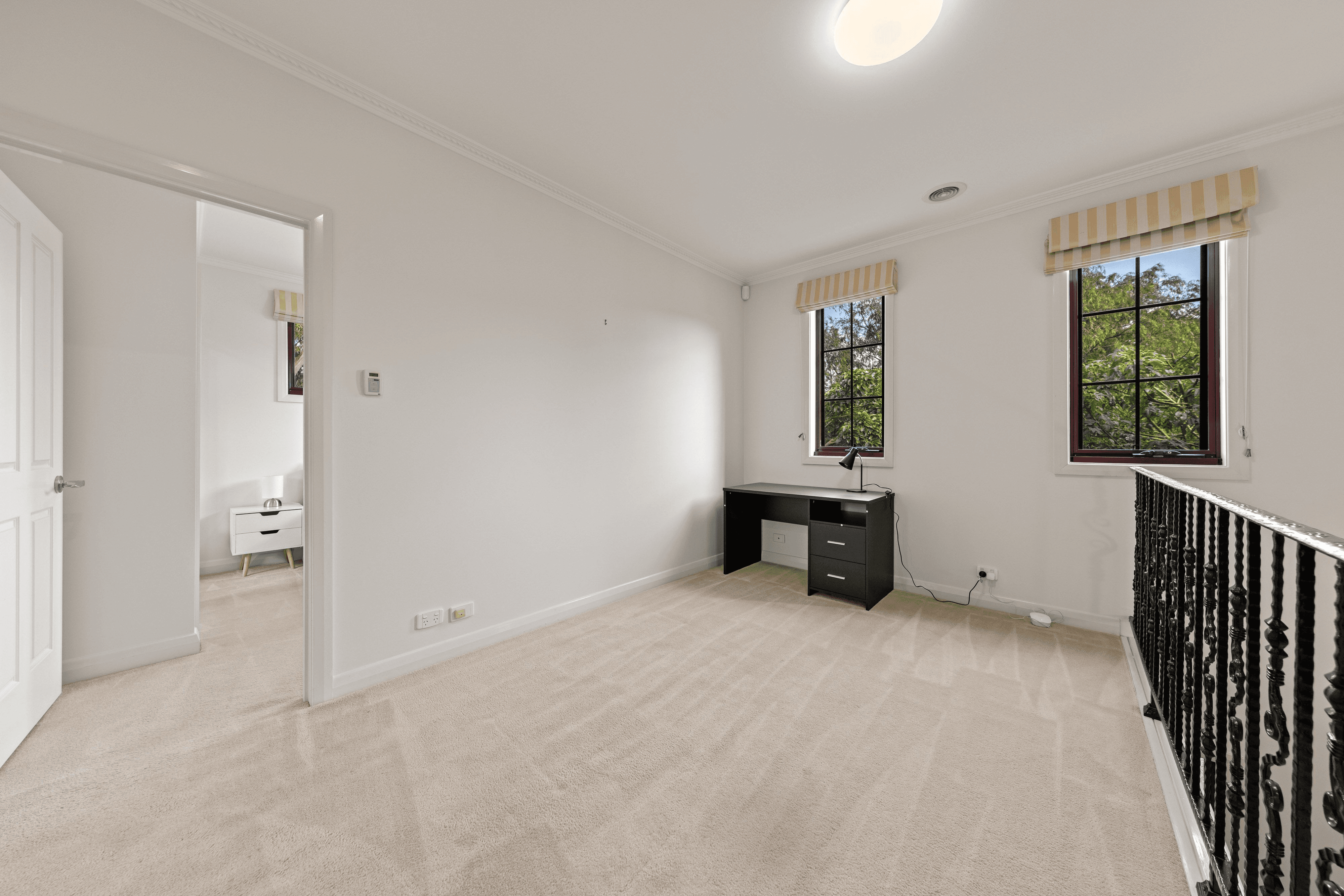 1/17 THE BOULEVARD, GLEN WAVERLEY, VIC 3150