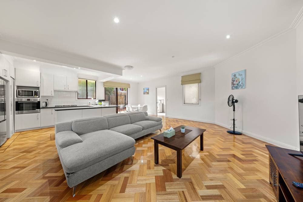 1/17 THE BOULEVARD, GLEN WAVERLEY, VIC 3150