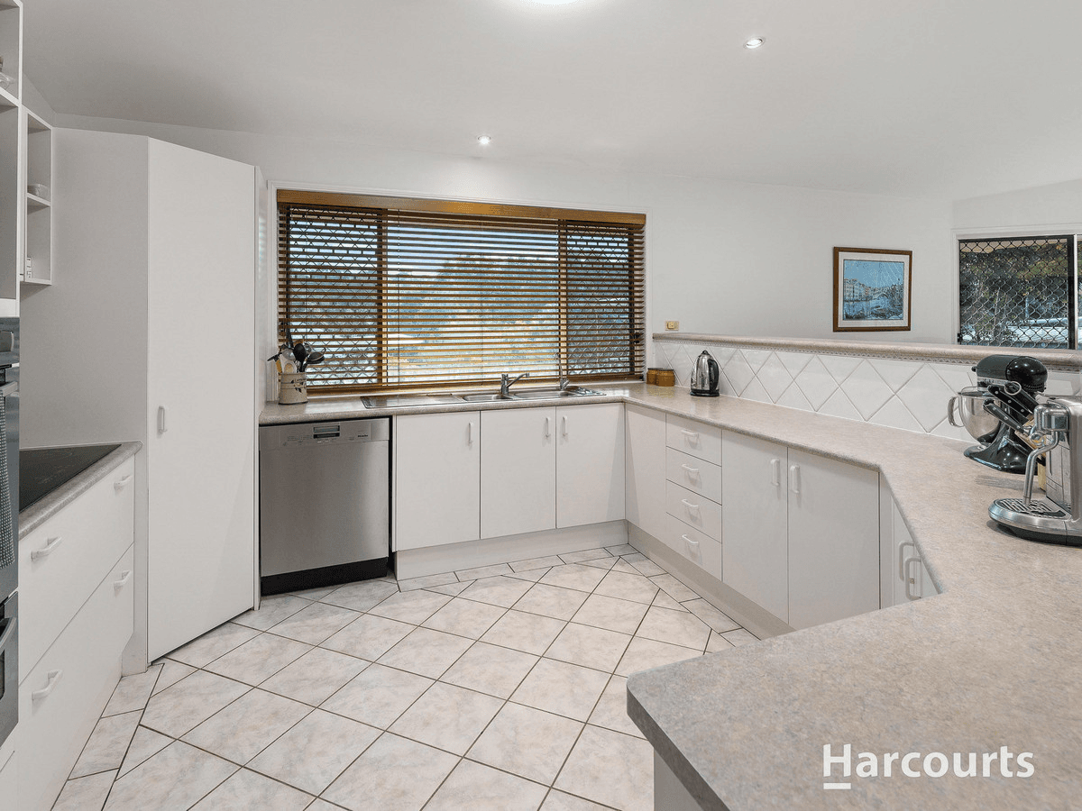 9 Glenvillan Place, Bridgeman Downs, QLD 4035