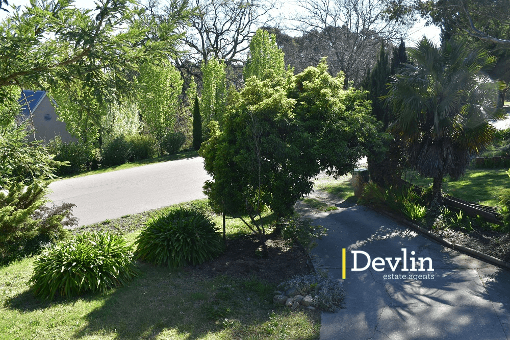 42 Lower Stanley Road, BEECHWORTH, VIC 3747