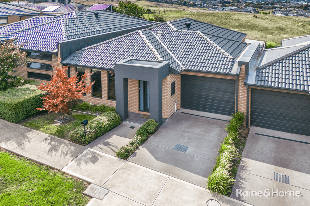 2/25 McCosker Street, SUNBURY, VIC 3429