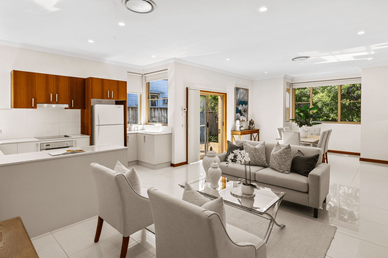 2/180 Pittwater Road, GLADESVILLE, NSW 2111