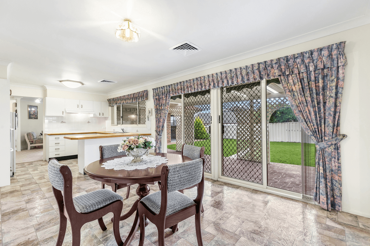 31 Agincourt Crescent, VALENTINE, NSW 2280