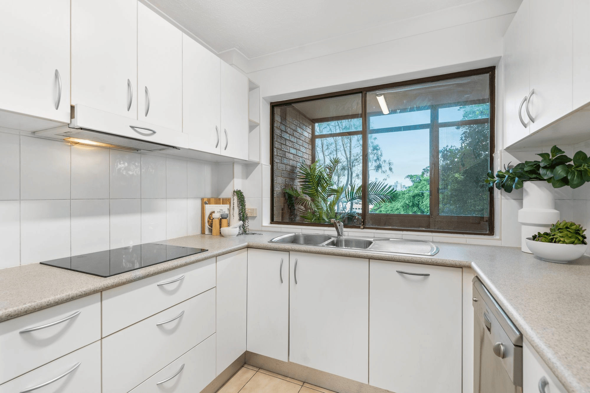 3/4 Rosemount Terrace, Windsor, QLD 4030