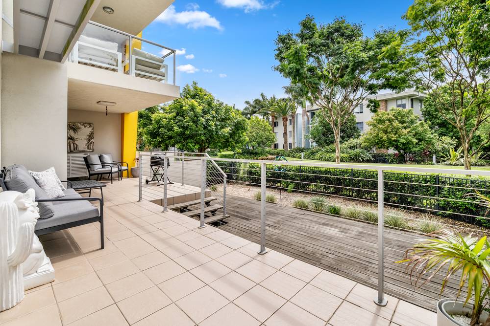 116/64 Sickle Avenue, HOPE ISLAND, QLD 4212