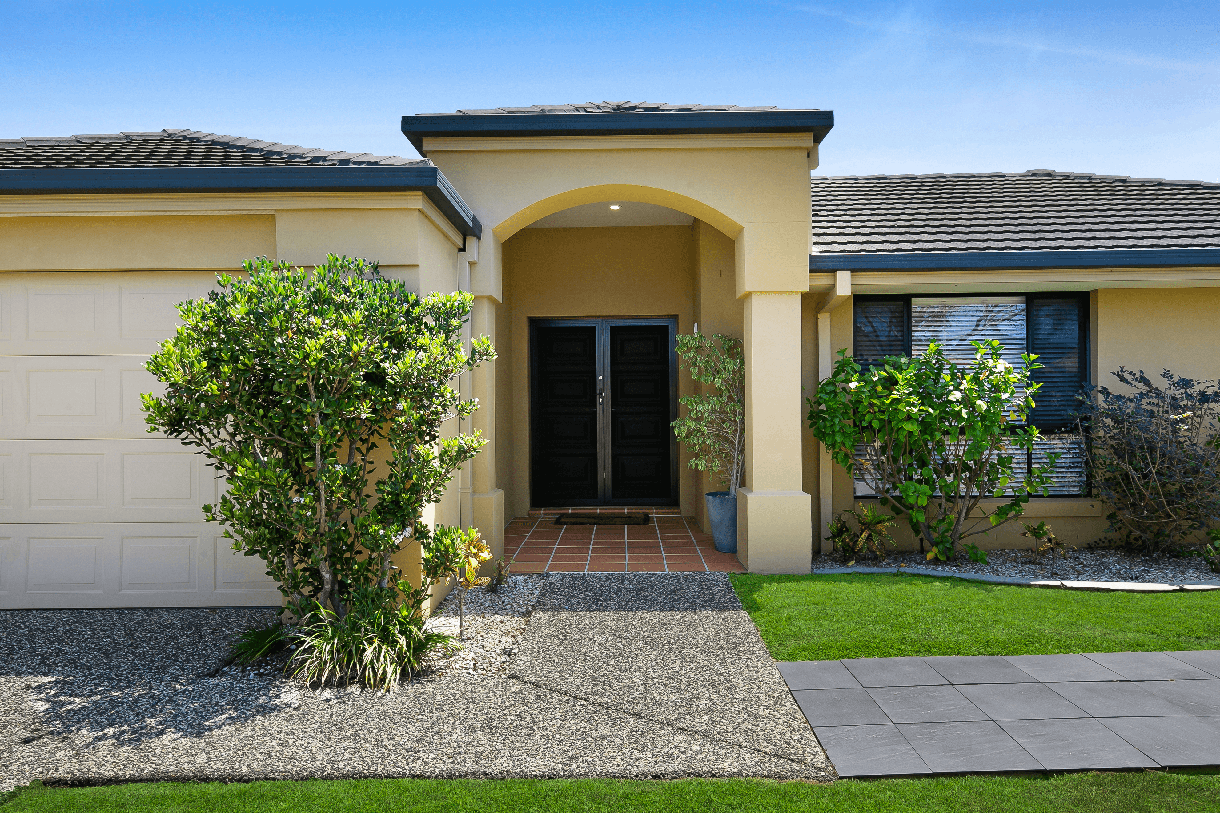 31 Deborah Avenue, BENOWA WATERS, QLD 4217