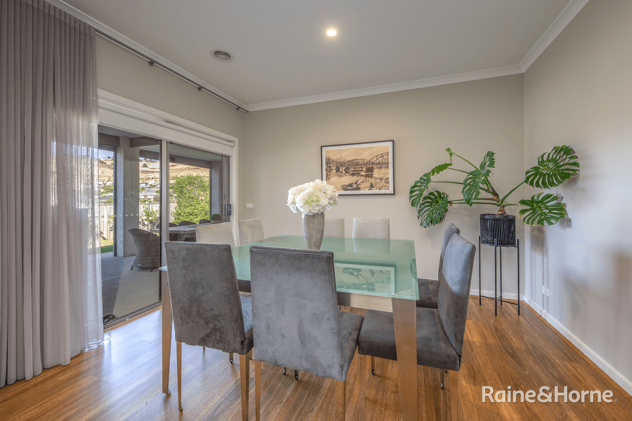 21 Lewis Place, SUNBURY, VIC 3429