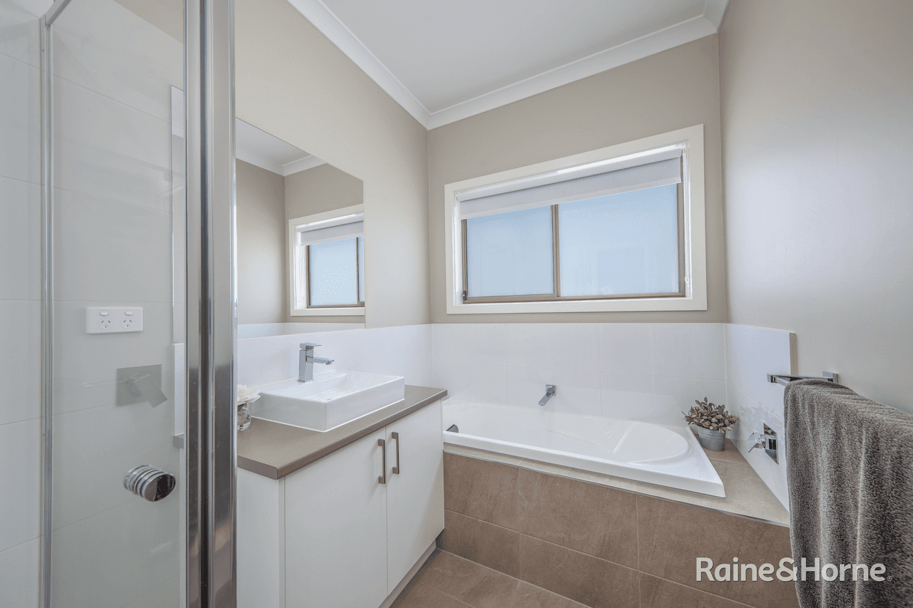 21 Lewis Place, SUNBURY, VIC 3429