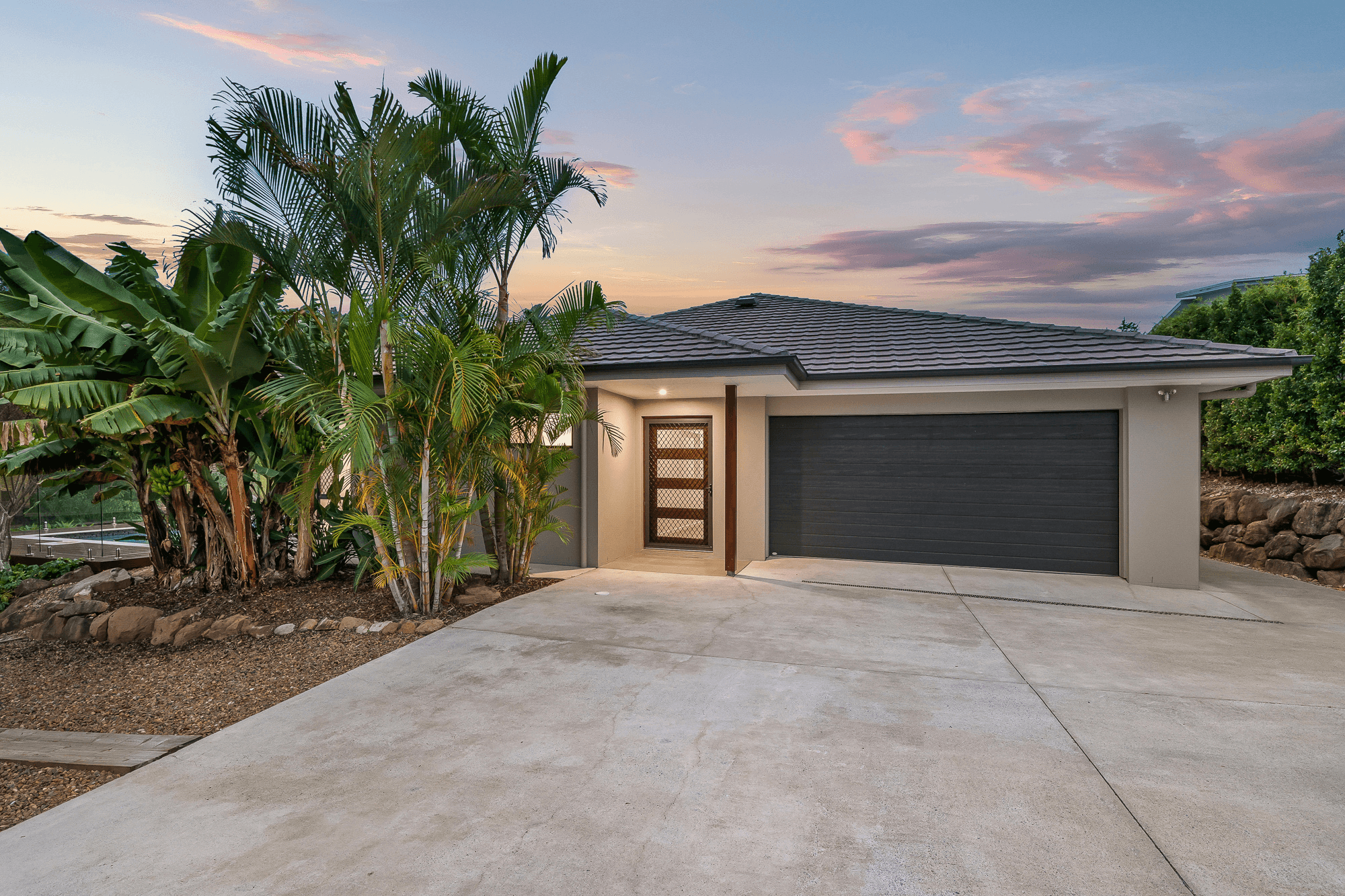 9 Button Quail Court, GILSTON, QLD 4211