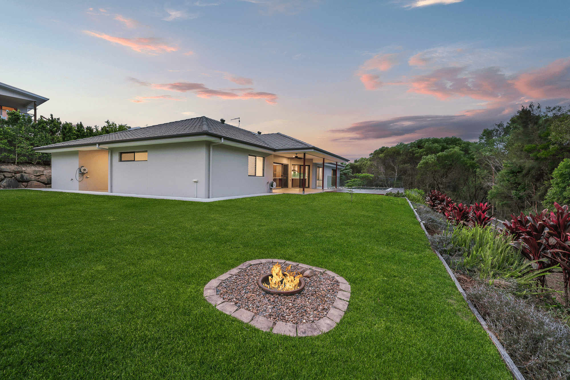 9 Button Quail Court, GILSTON, QLD 4211