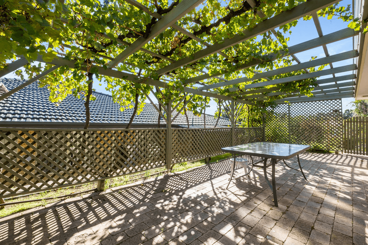 12 Bottega Place, LESMURDIE, WA 6076