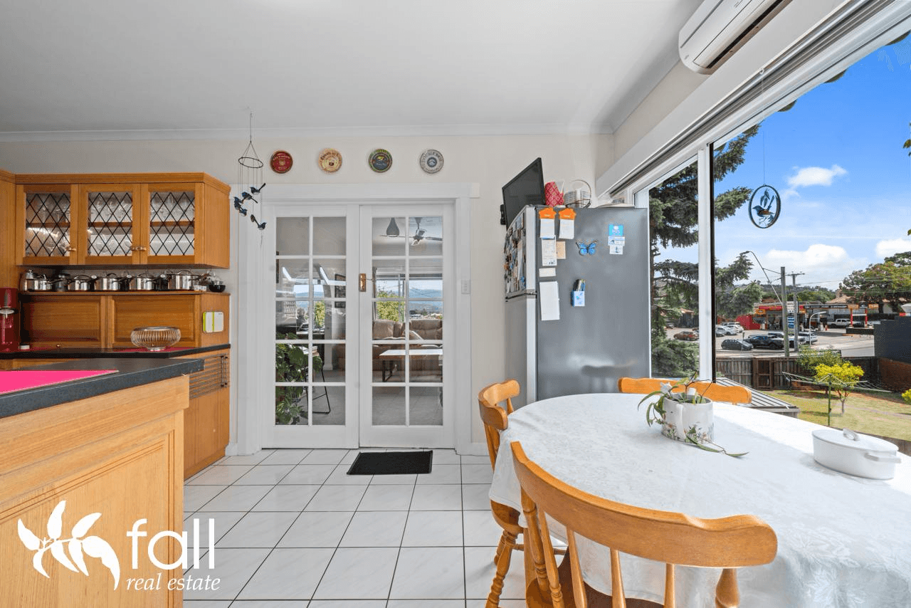 132 East Derwent Highway, LINDISFARNE, TAS 7015