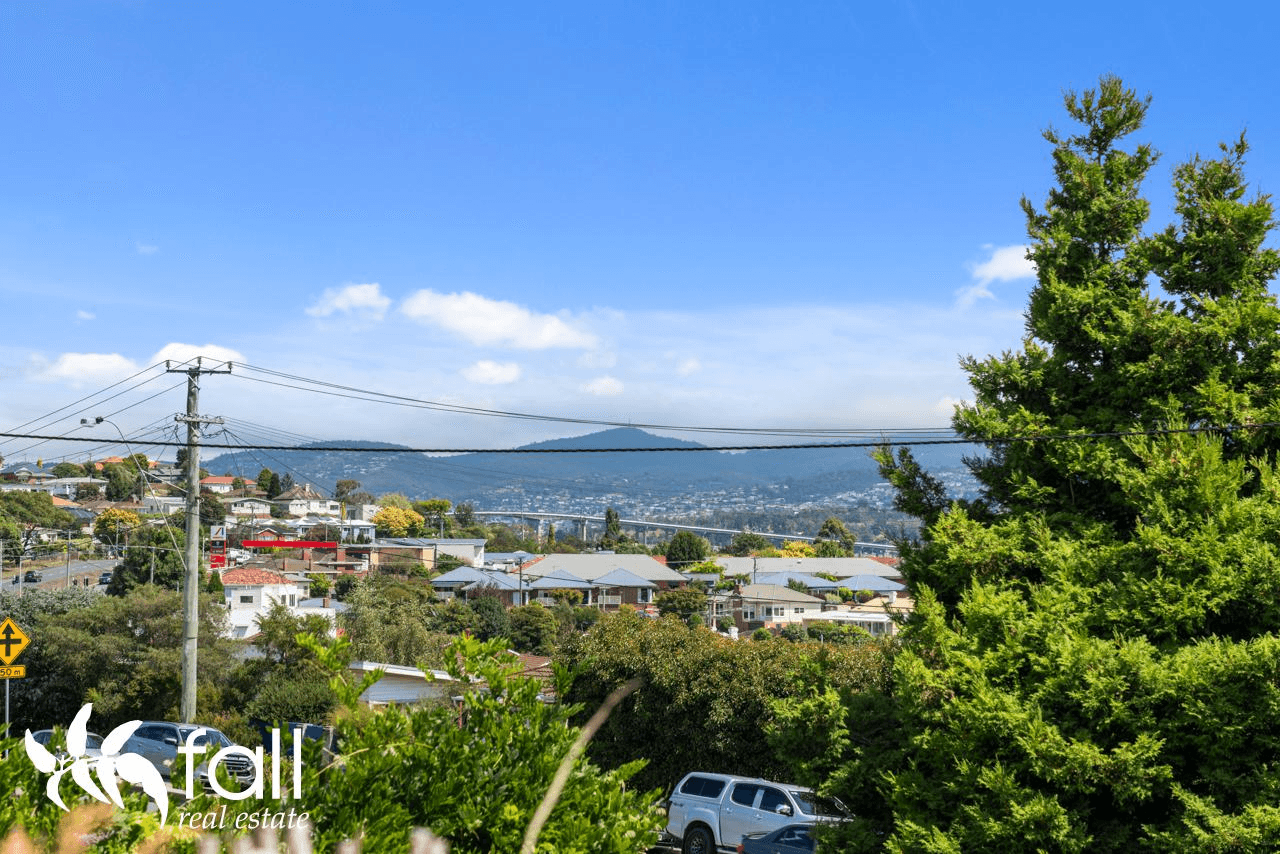 132 East Derwent Highway, LINDISFARNE, TAS 7015