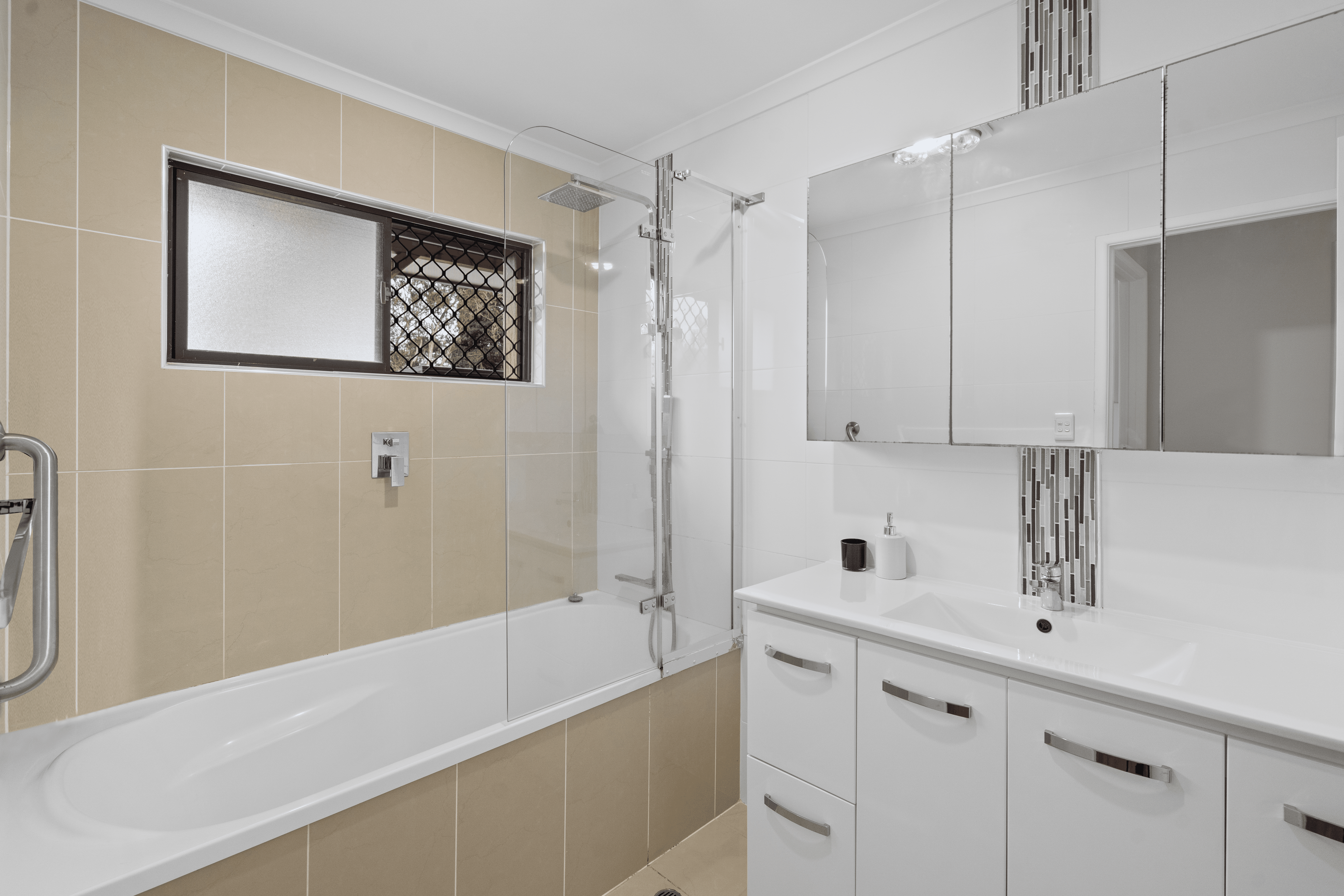 14 Old Northern Road, ALBANY CREEK, QLD 4035