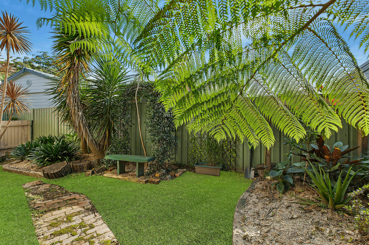 6 Brenda Crescent, TUMBI UMBI, NSW 2261