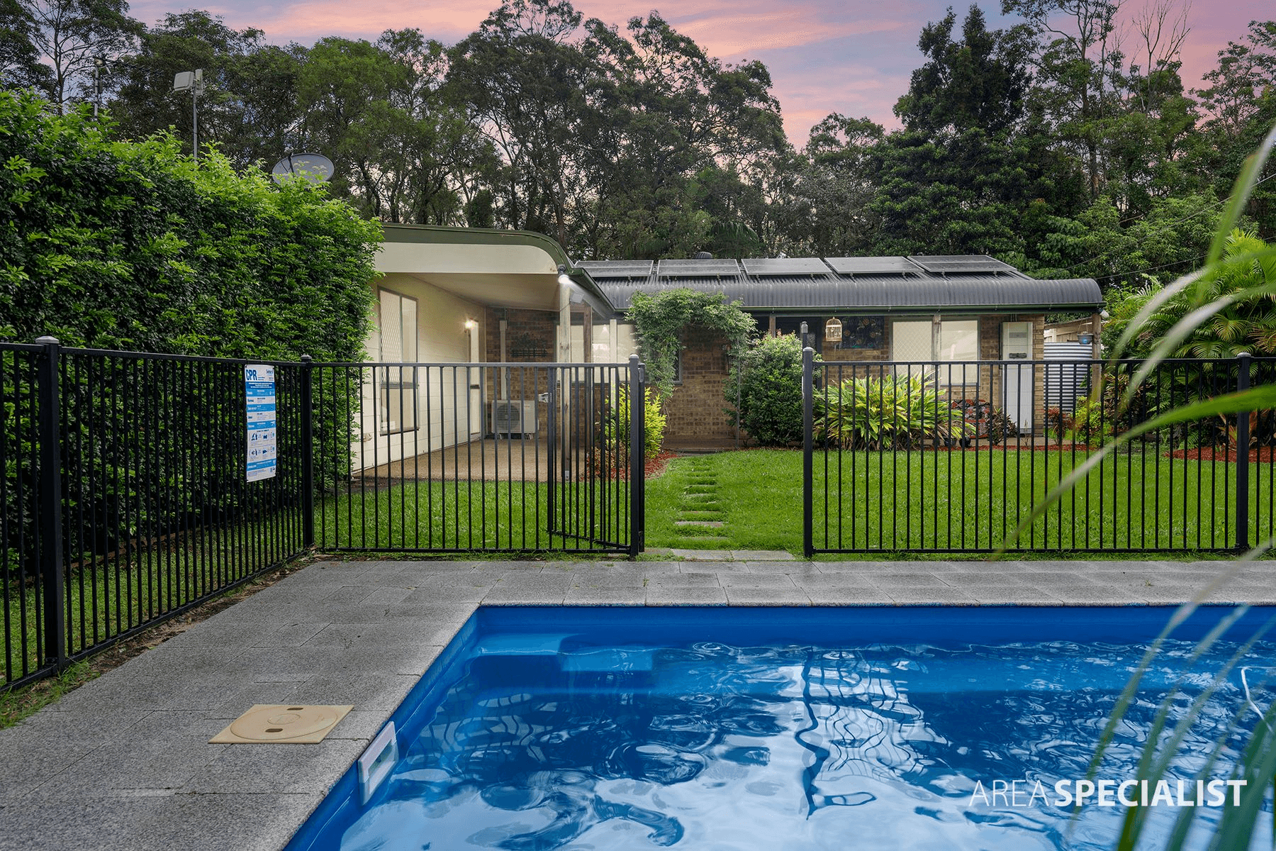 23 Pine Street, JACOBS WELL, QLD 4208