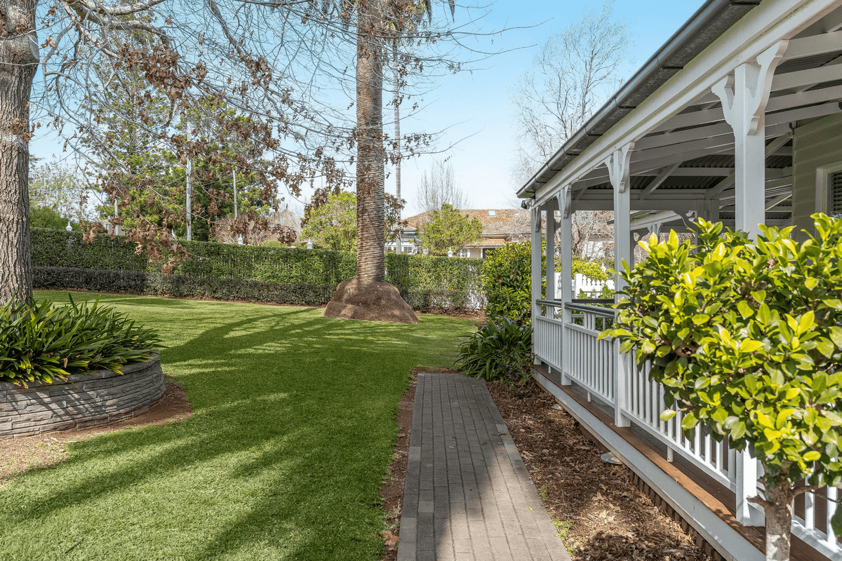 1 Arthur Street, EAST TOOWOOMBA, QLD 4350