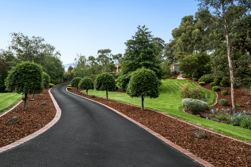 19 Barooga Drive, WONGA PARK, VIC 3115