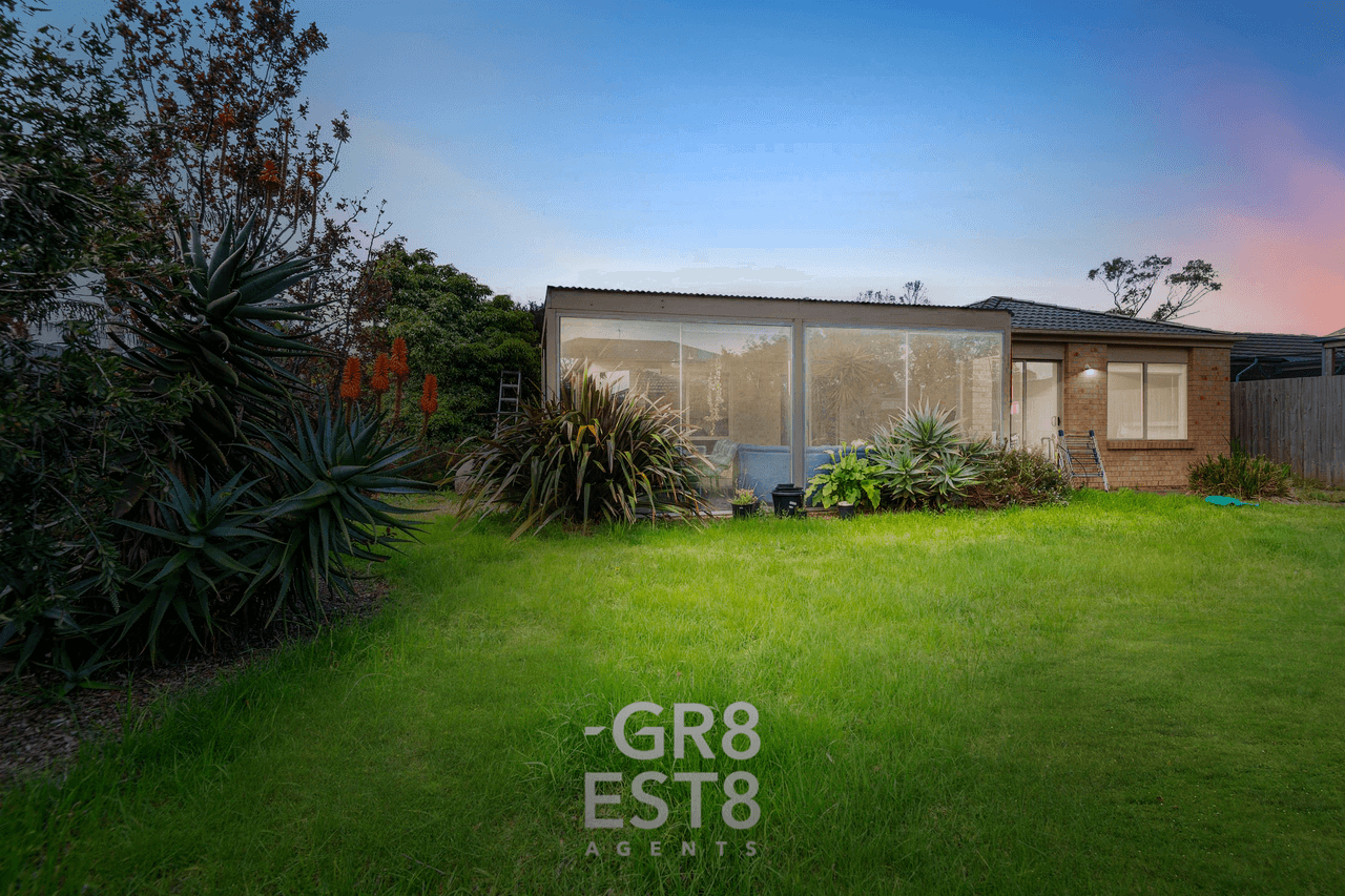 12 Saunton Drive, CRANBOURNE, VIC 3977