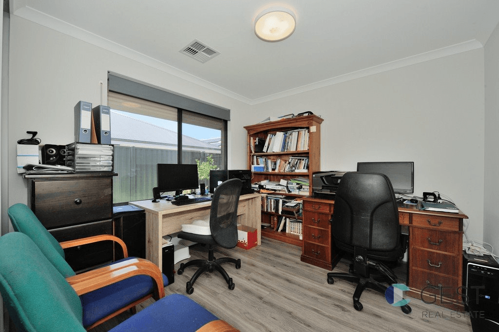 17 WASKERLY Place, AVELEY, WA 6069