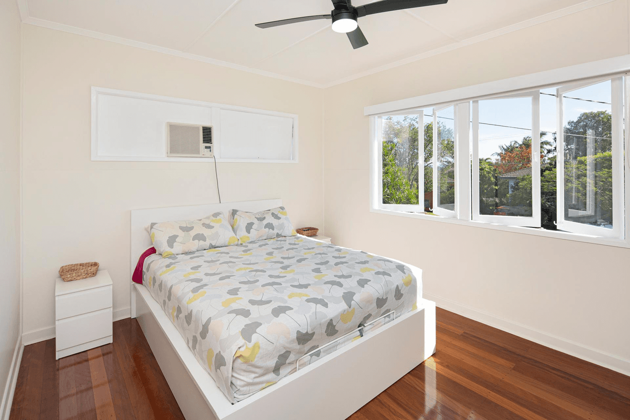 23 Houghton Avenue, Redcliffe, QLD 4020