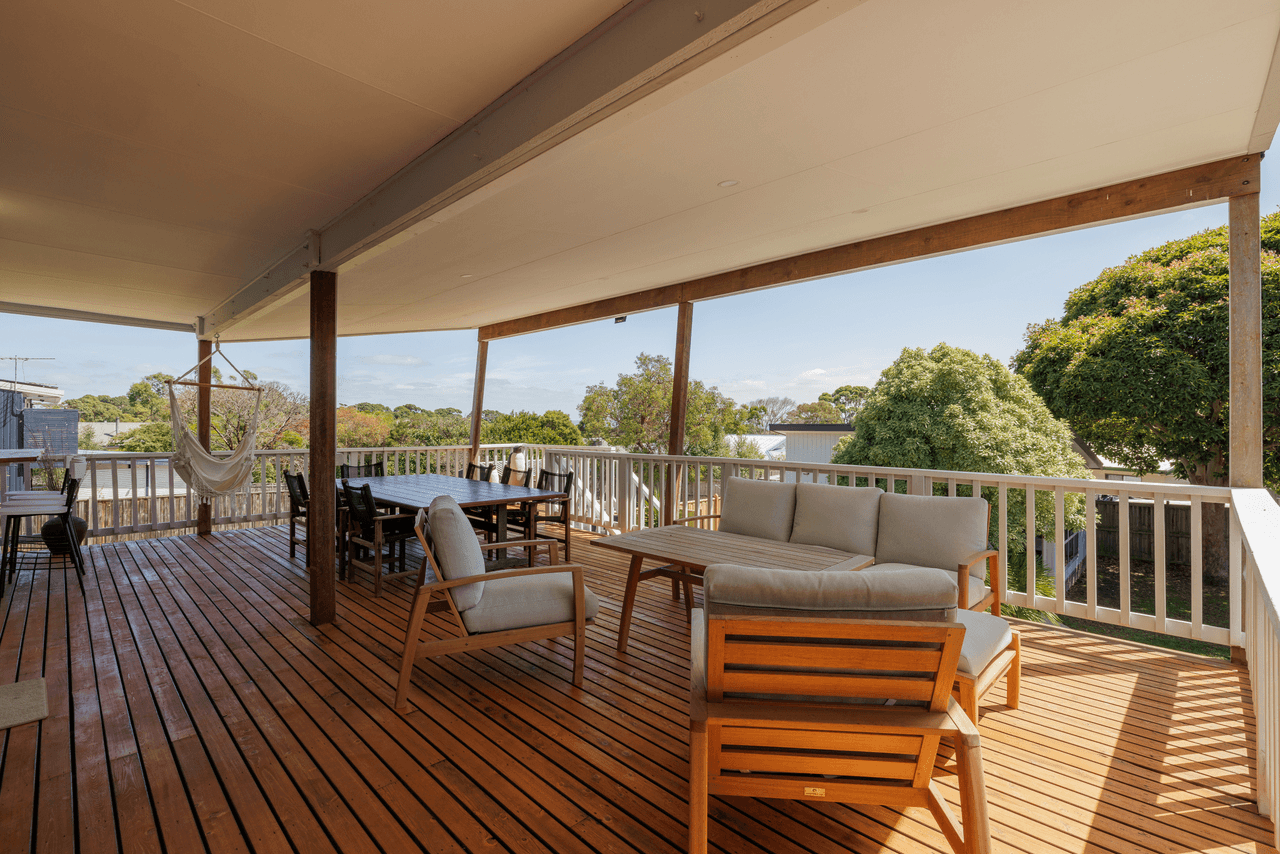 10 Hobsons Parade, COWES, VIC 3922