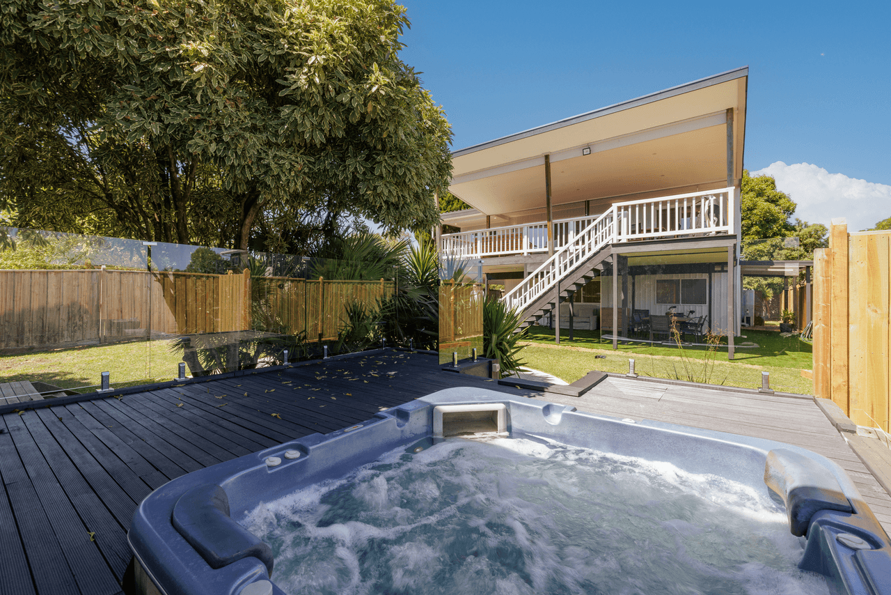 10 Hobsons Parade, COWES, VIC 3922