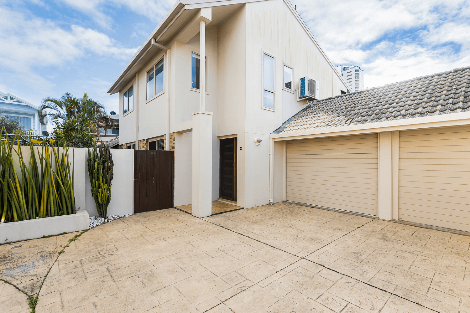 2/5 Cedar Court, Burleigh Heads, QLD 4220