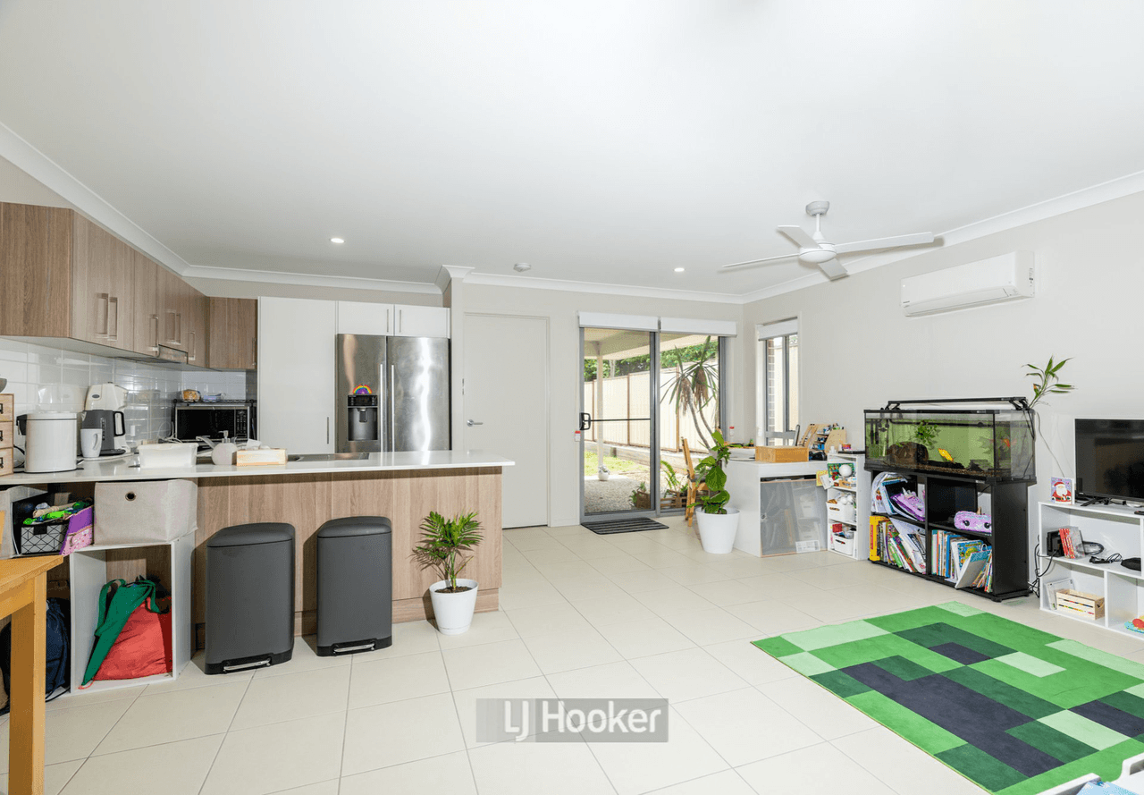 320 Middle Road, BORONIA HEIGHTS, QLD 4124