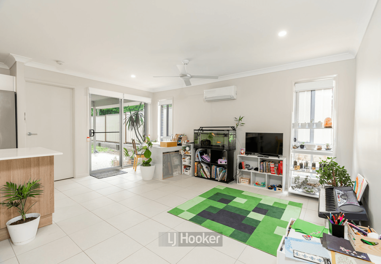 320 Middle Road, BORONIA HEIGHTS, QLD 4124