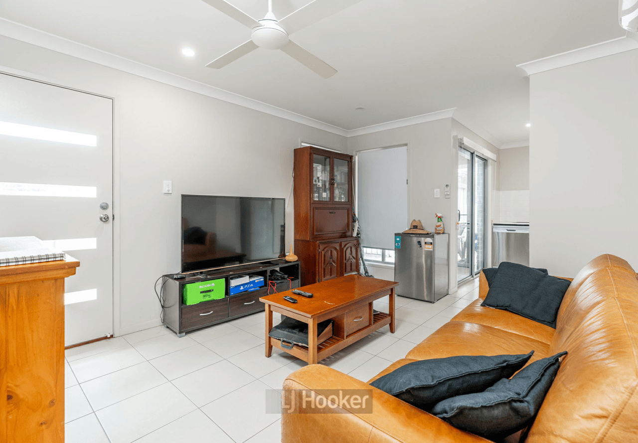 320 Middle Road, BORONIA HEIGHTS, QLD 4124