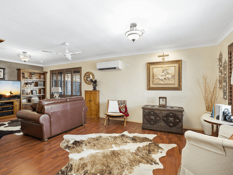 2/42 Penrhyn Street, PACIFIC PINES, QLD 4211