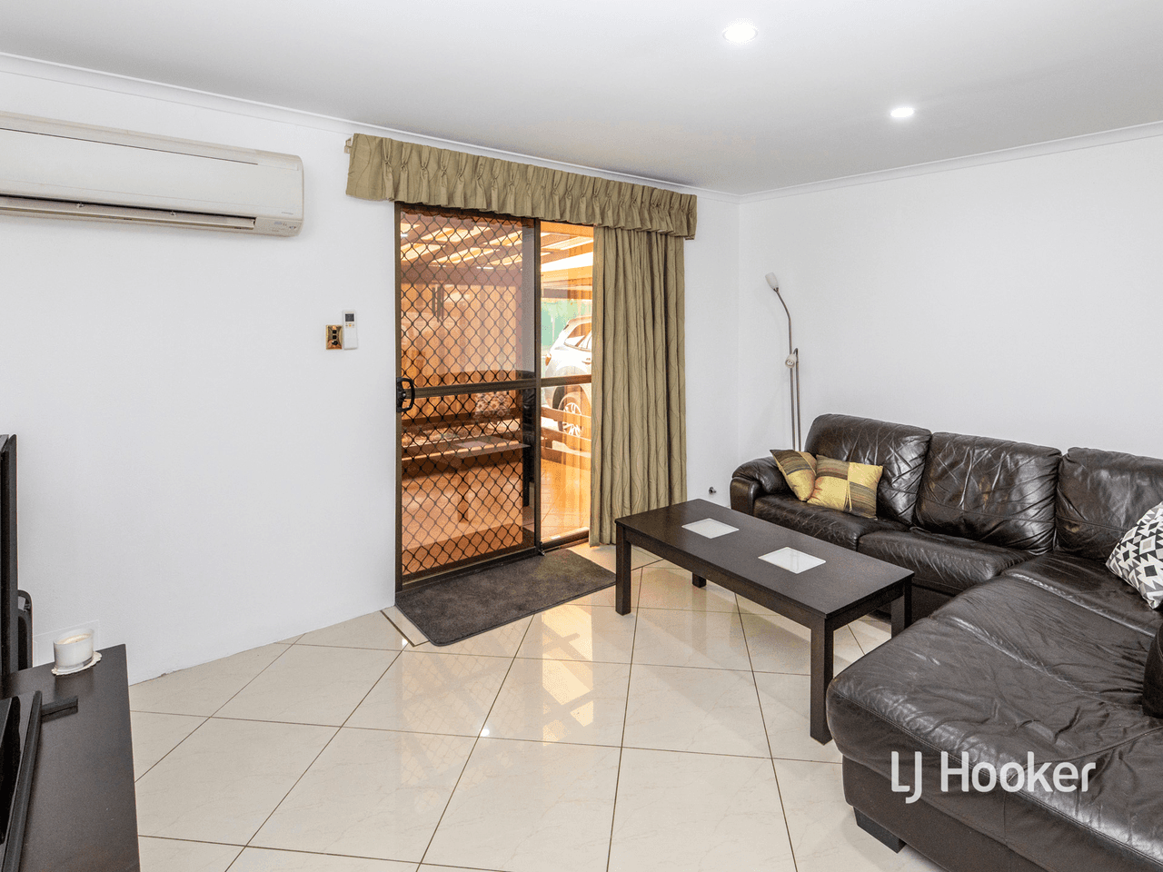 28 Floreat Village, DESERT SPRINGS, NT 0870