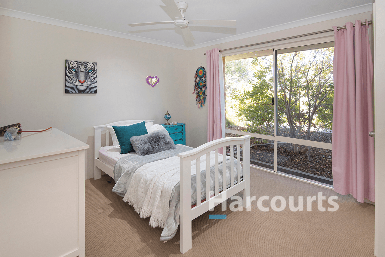 12 Santons Approach, YALYALUP, WA 6280