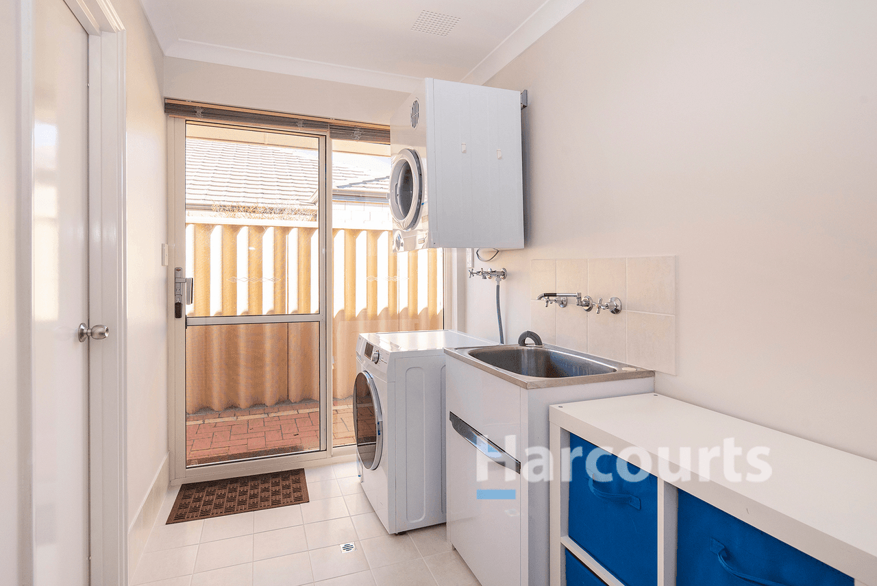 12 Santons Approach, YALYALUP, WA 6280