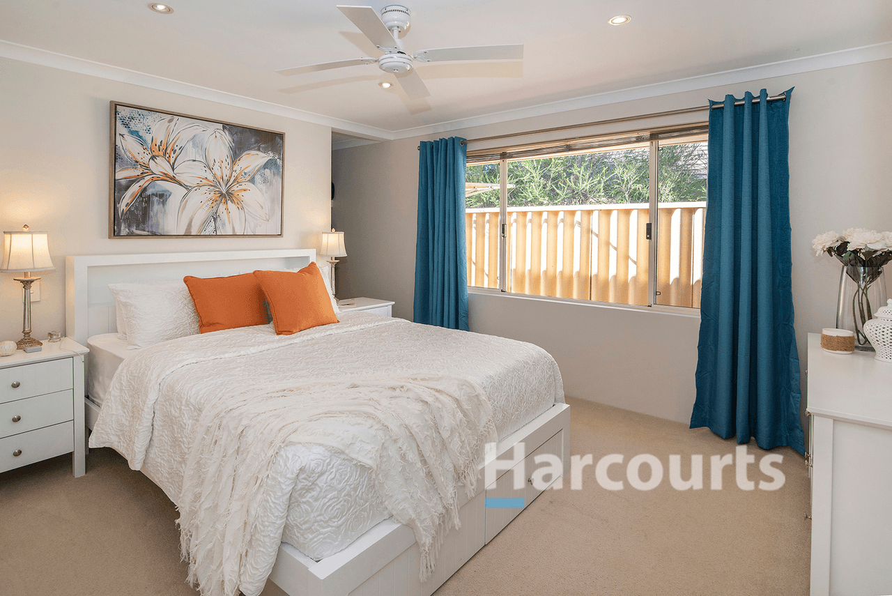 12 Santons Approach, YALYALUP, WA 6280