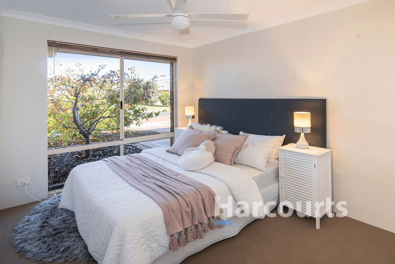 12 Santons Approach, YALYALUP, WA 6280