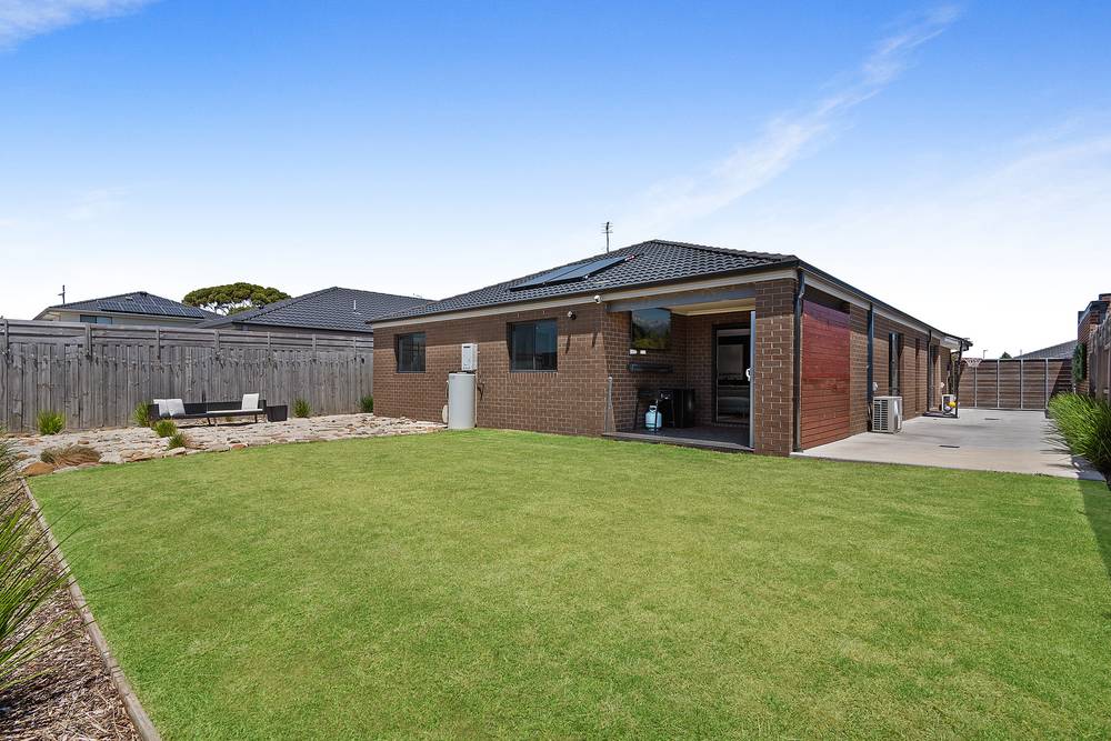 8 Snedden Street, Armstrong Creek, VIC 3217