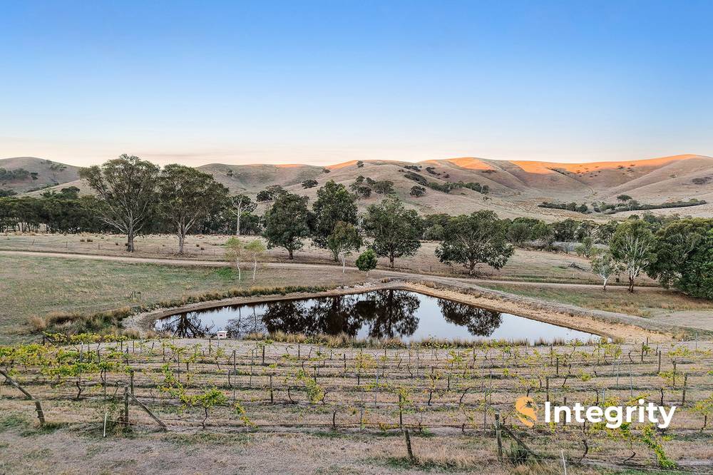 588 Larritts Lane, Glenburn, VIC 3717