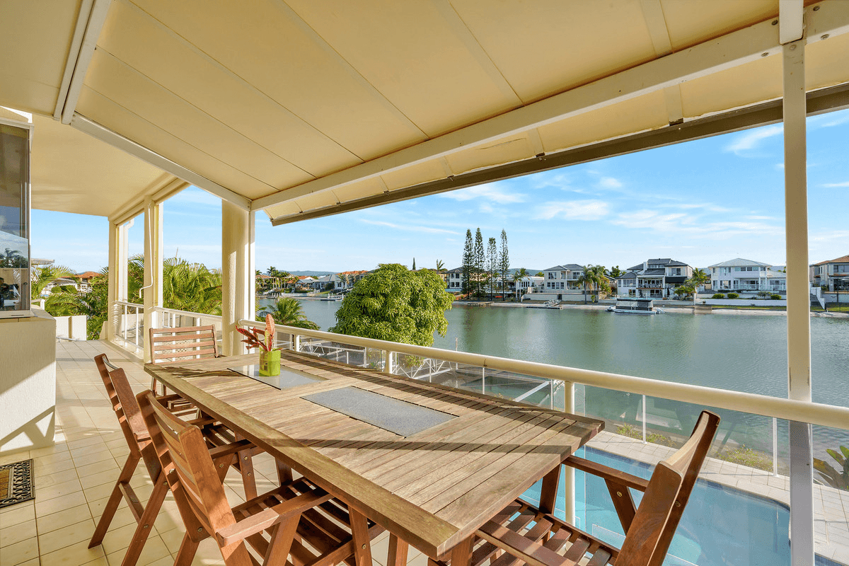 32 Charolais Crescent, BENOWA WATERS, QLD 4217