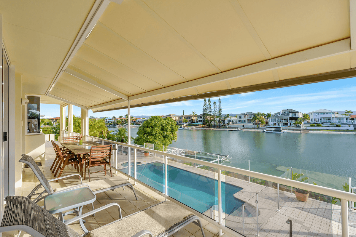 32 Charolais Crescent, BENOWA WATERS, QLD 4217