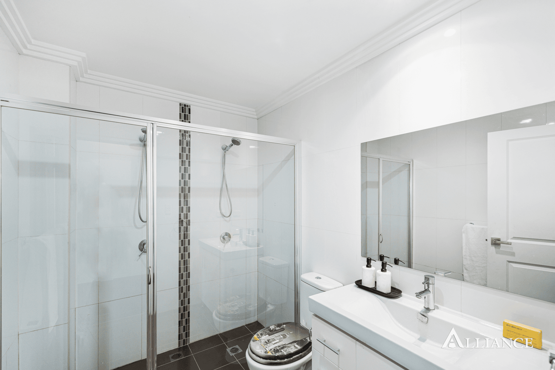 1/2 Mountford Avenue, Guildford, NSW 2161
