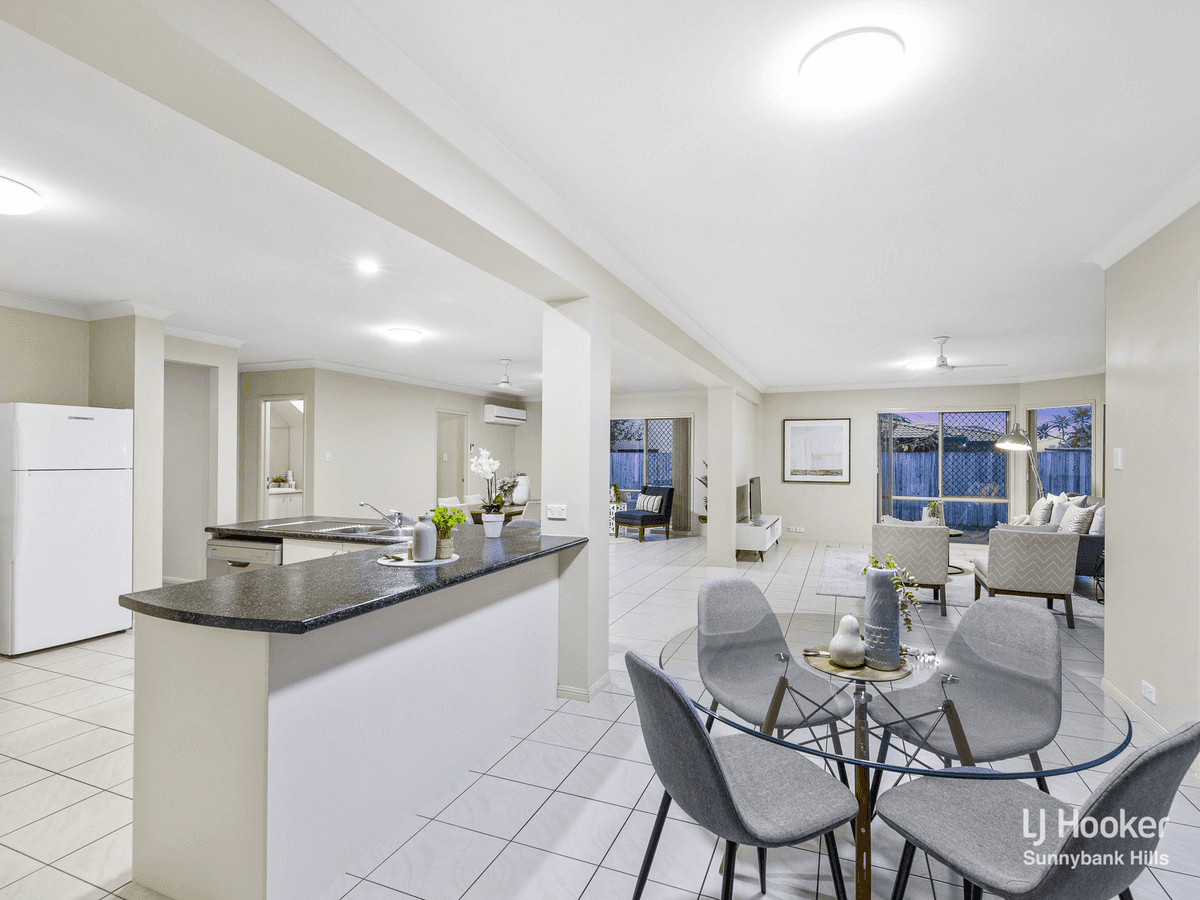 126 White Cedar Circuit, STRETTON, QLD 4116