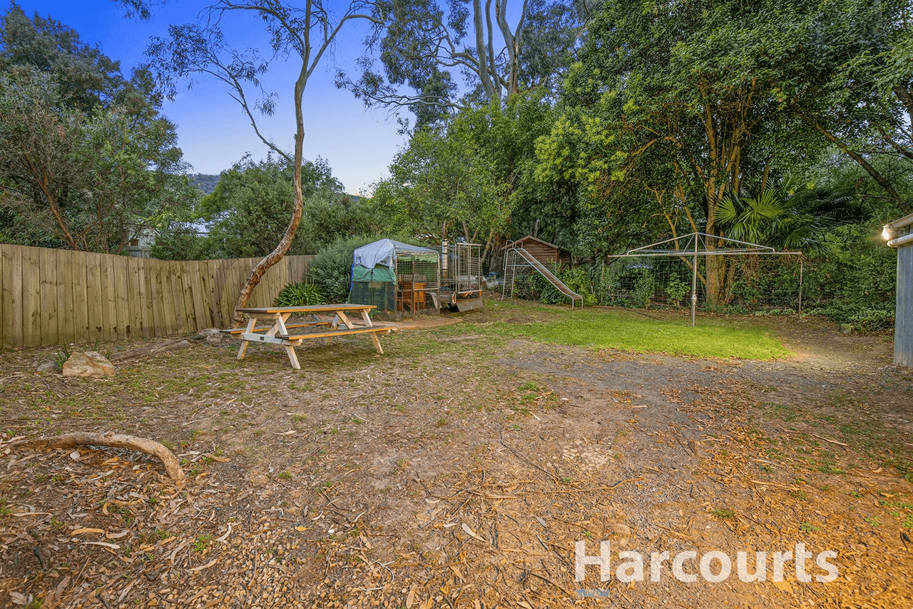 160  Forest Road, FERNTREE GULLY, VIC 3156