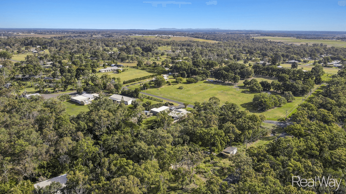 21 Samuels Road, Branyan, QLD 4670