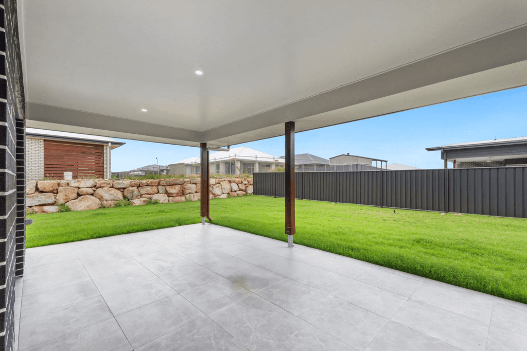 11 Cardamon Avenue, NIKENBAH, QLD 4655