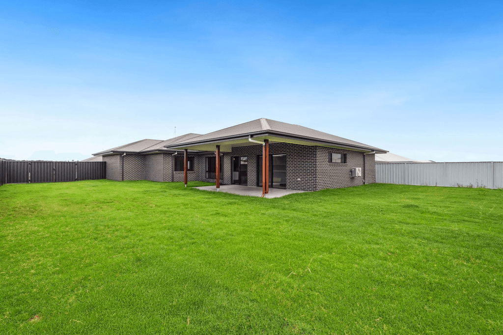 11 Cardamon Avenue, NIKENBAH, QLD 4655