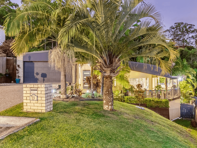 19 Henderson Rise, PACIFIC PINES, QLD 4211